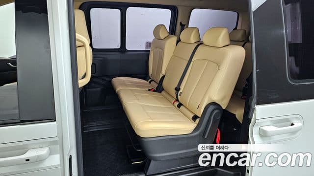 Hyundai Staria 2023 — ფოტო 11/20