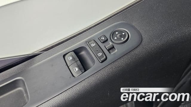 Hyundai Staria 2023 — ფოტო 13/20