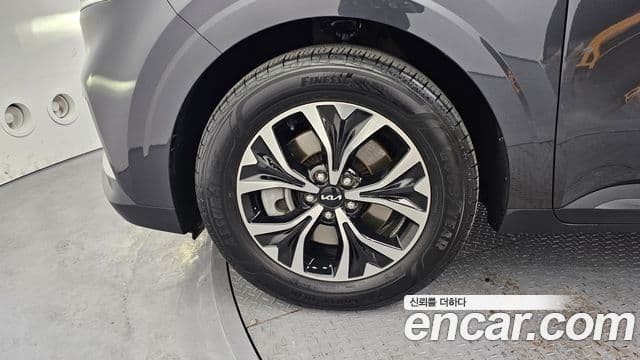 Kia Carnival 2022 — Фото 5/20