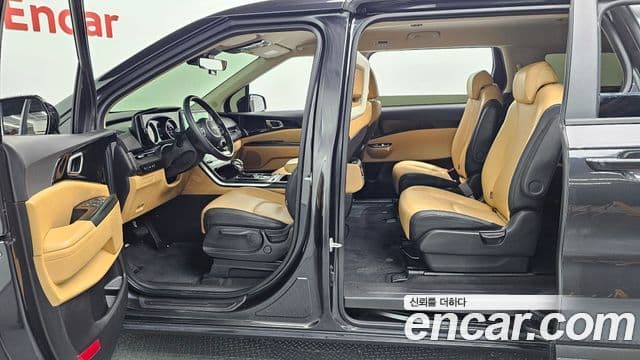 Kia Carnival 2022 — Фото 18/20