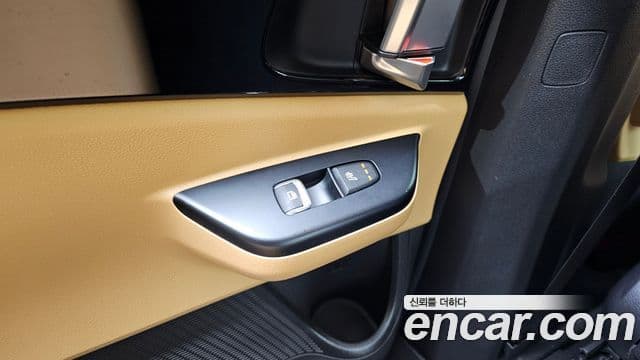Kia Carnival 2022 — Фото 19/20