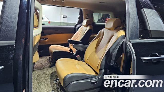 Kia Carnival 2021 — Şəkil 12/20
