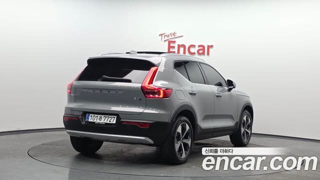 Volvo XC40 2024 — ფოტო 2/20