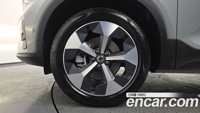 Volvo XC40 2024 — фото 5 из 20