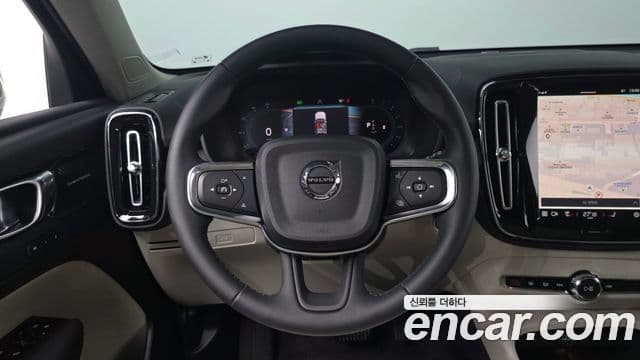 Volvo XC40 2024 — ფოტო 14/20