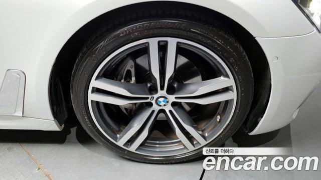 BMW 7 Series 2019 — Photo 8/20