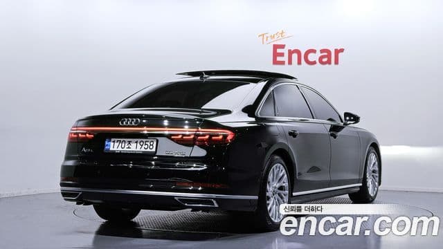 Audi A8 2021 — Şəkil 13/20