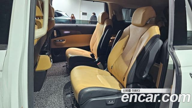 Kia Carnival 2021 — Фото 12/20