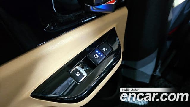 Kia Carnival 2021 — Фото 17/20