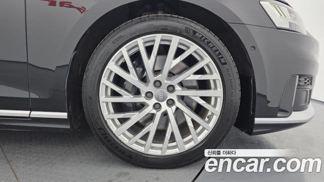 Audi A8 2019 — Şəkil 17/20
