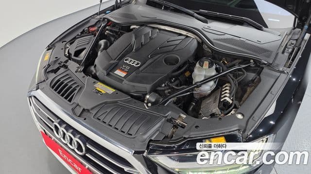 Audi A8 2019 — Şəkil 13/20