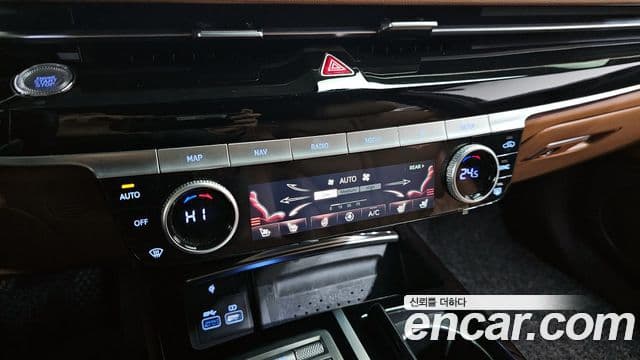 Genesis Electrified G80 2023 — Şəkil 17/20