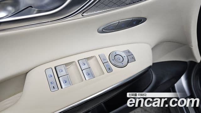 Genesis GV70 2021 — Şəkil 13/20