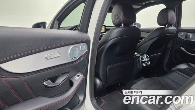 Mercedes-Benz GLC-Class 2019 — Şəkil 18/20