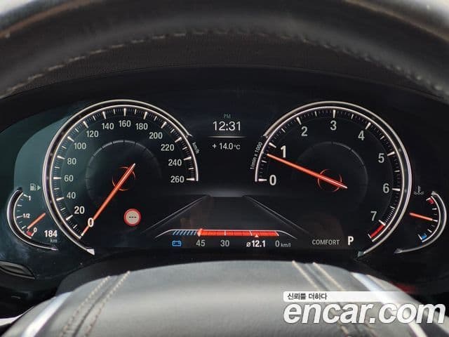 BMW 5 Series 2018 — ფოტო 7/20