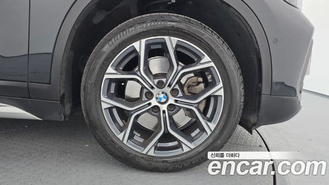 BMW X1 2022 — ფოტო 5/20