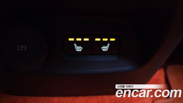 Volvo XC40 2020 — Şəkil 18/20