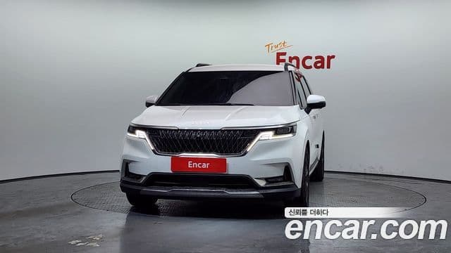 Kia Carnival 2023 — ფოტო 2/20