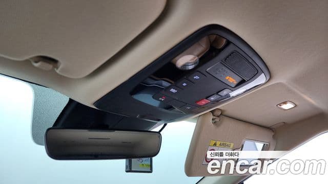 Kia Carnival 2023 — ფოტო 18/20