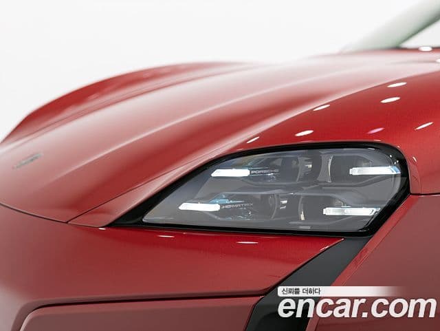 Porsche Taycan 2025 — Şəkil 2/20