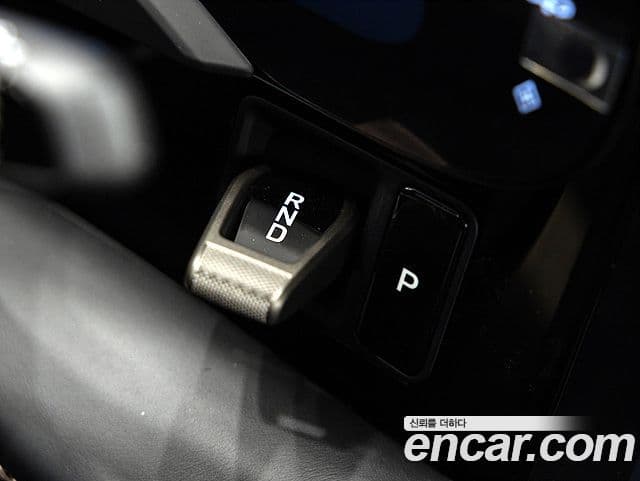 Porsche Taycan 2025 — Şəkil 18/20
