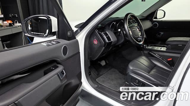 Land Rover Discovery 5 2019 — Şəkil 10/20