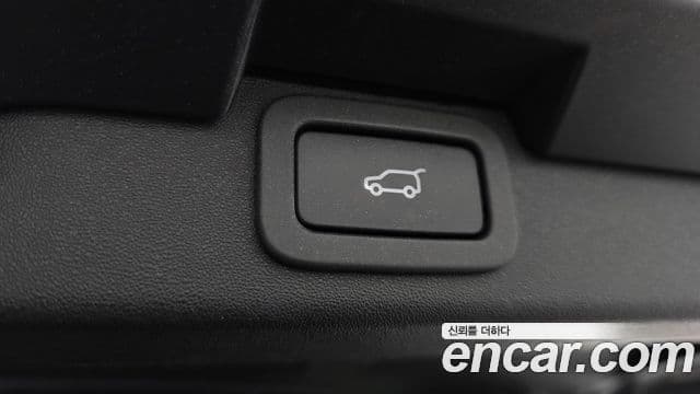 Land Rover Discovery 5 2019 — Şəkil 18/20