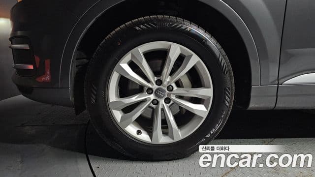 Audi Q7 2019 — Şəkil 3/20