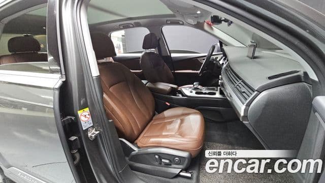 Audi Q7 2019 — Şəkil 1/20