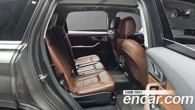 Audi Q7 2019 — Şəkil 19/20