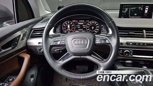 Audi Q7 2019 — Şəkil 17/20