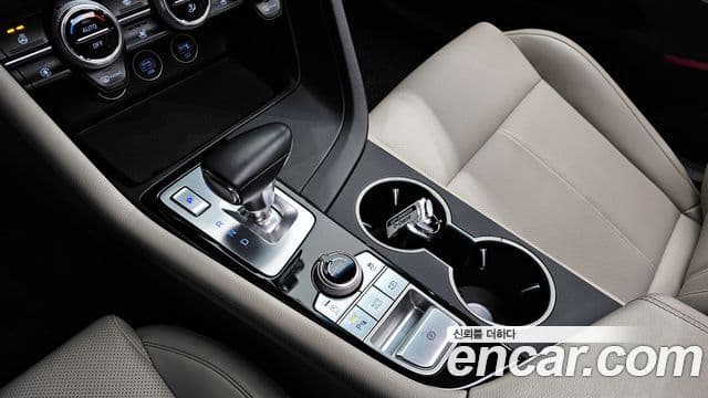 Genesis G70 2021 — Şəkil 9/20