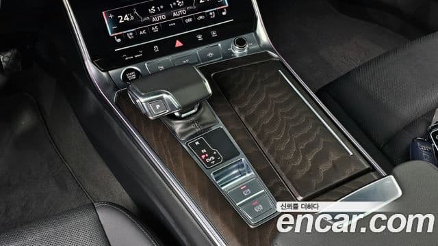 Audi A6 2021 — ფოტო 15/20