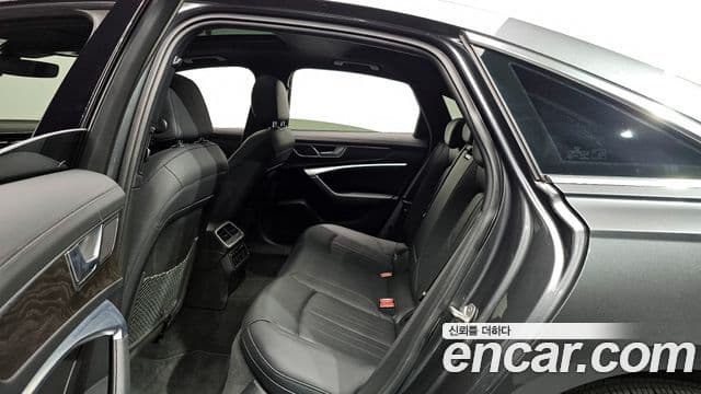 Audi A6 2021 — ფოტო 18/20