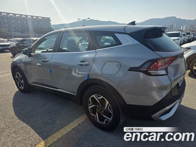 Kia Sportage 2021 — ფოტო 3/17