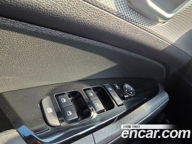 Kia Sportage 2021 — ფოტო 14/17