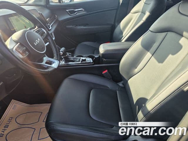 Kia Sportage 2021 — ფოტო 15/17