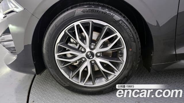 Kia K5 2021 — ფოტო 5/20