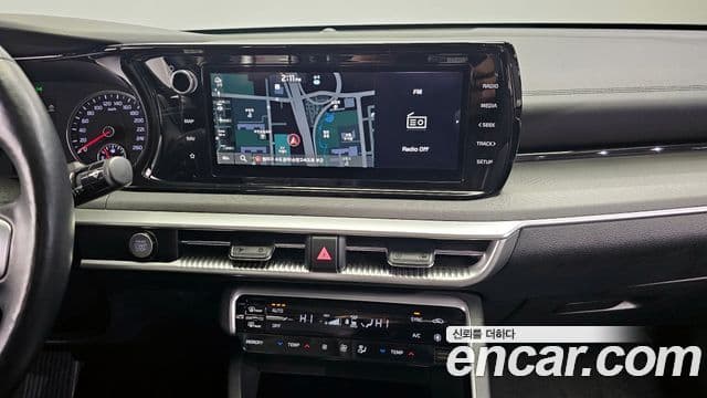 Kia K5 2021 — ფოტო 14/20