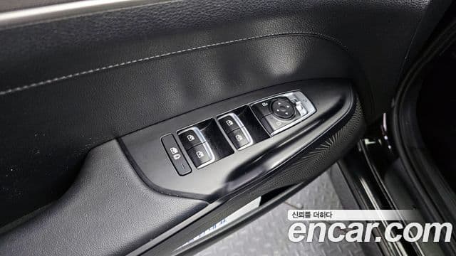 Kia K5 2021 — ფოტო 18/20