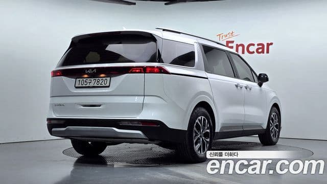 Kia Carnival 2022 — ფოტო 2/20
