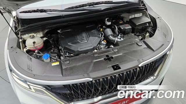 Kia Carnival 2022 — ფოტო 6/20
