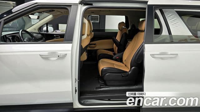 Kia Carnival 2022 — ფოტო 12/20