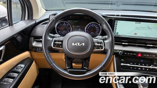 Kia Carnival 2022 — ფოტო 13/20