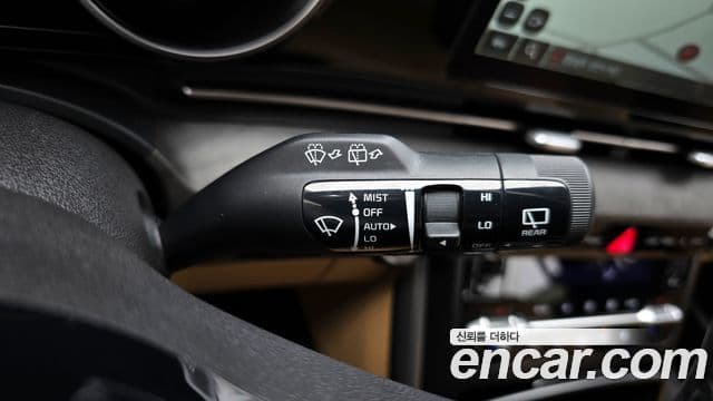 Kia Carnival 2022 — ფოტო 18/20