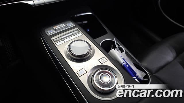 Genesis GV70 2021 — Şəkil 9/20