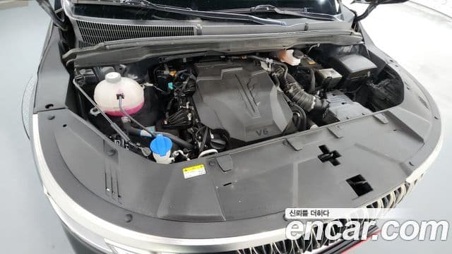 Kia Carnival 2022 — ფოტო 6/20