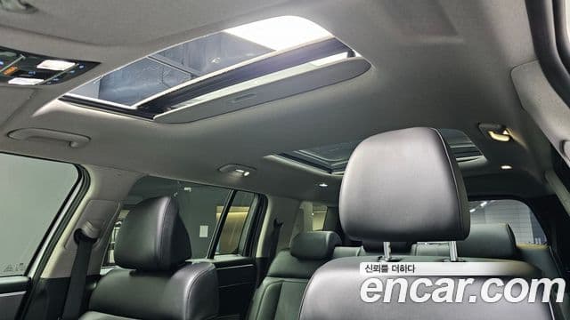 Hyundai Santa Fe 2023 — ფოტო 16/20