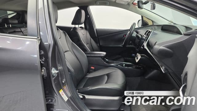 Toyota Prius 2018 — Şəkil 20/20