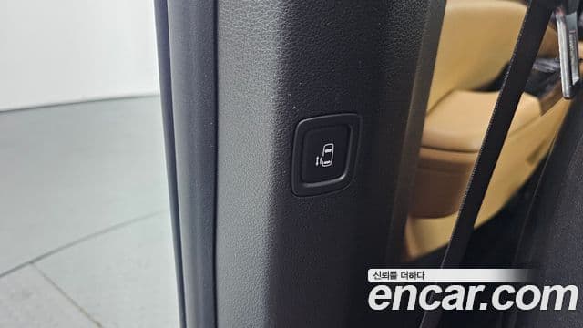 Kia Carnival 2022 — Şəkil 17/20